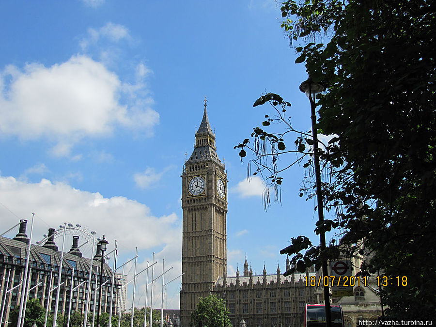 Биг Бен.Бащня была построена в 1858 году,башеные часы были пущены в 31 мая 1859 года Лондон, Великобритания