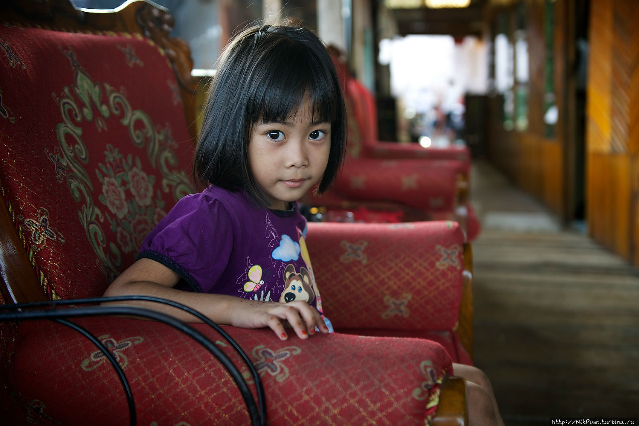 Индонезия. Часть 4. Макассар. Люди реки. Макассар, Индонезия