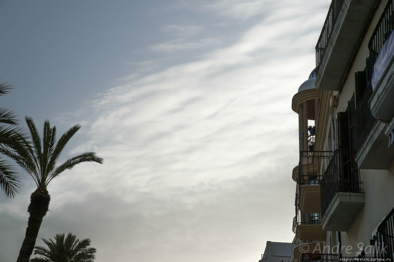 Прогулка по старому городу Ситжес, Испания