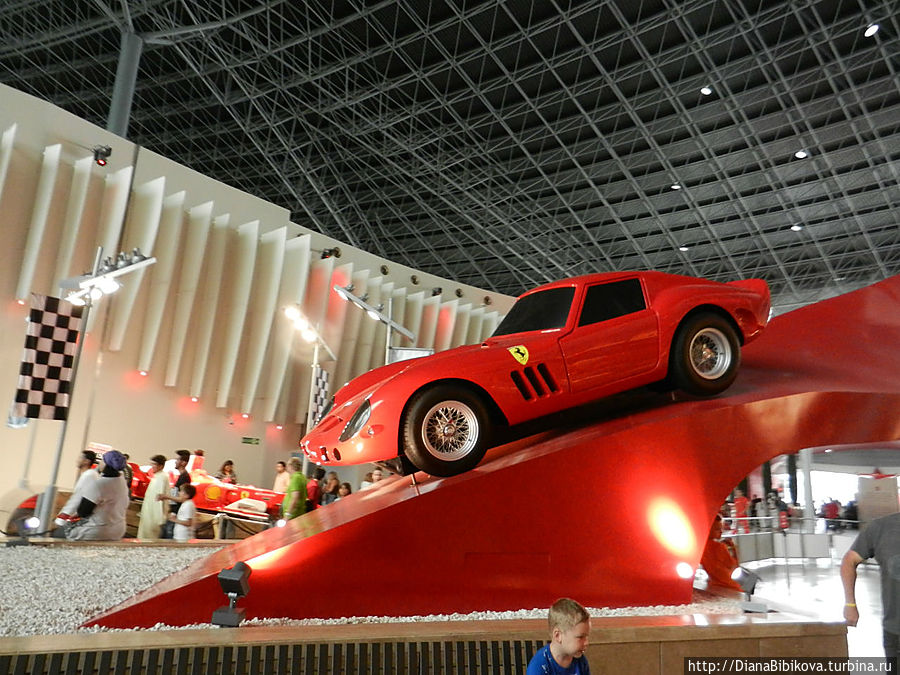 Ferrari World in Abu-Dhabi Абу-Даби, ОАЭ