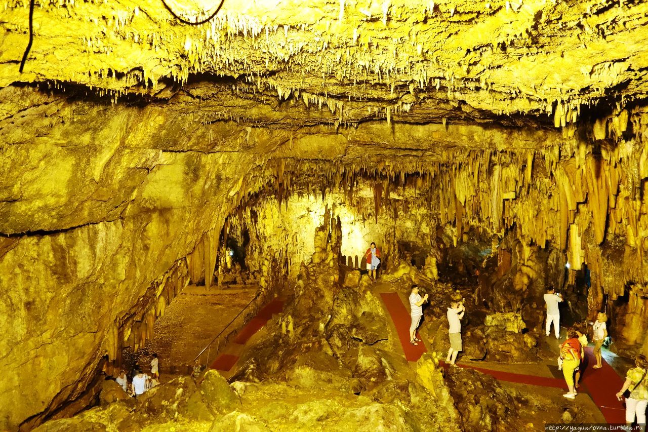 пещера Драгорати / Drogarati Cave
