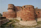 Индийцы преуспели в строительстве фортов, возводя вот такие правильные круглые башни...