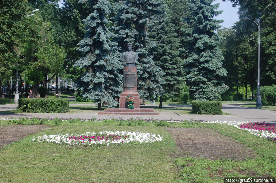 Памятник В.И.Попкову