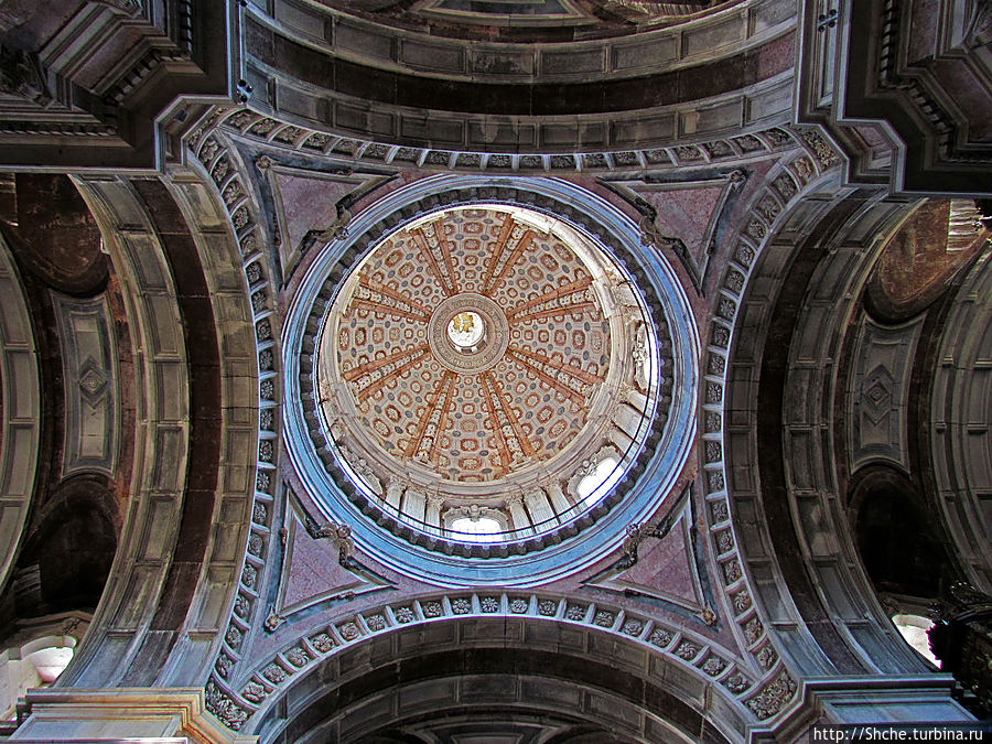 Мраморная базилика, размером с собор - все оттенки розового