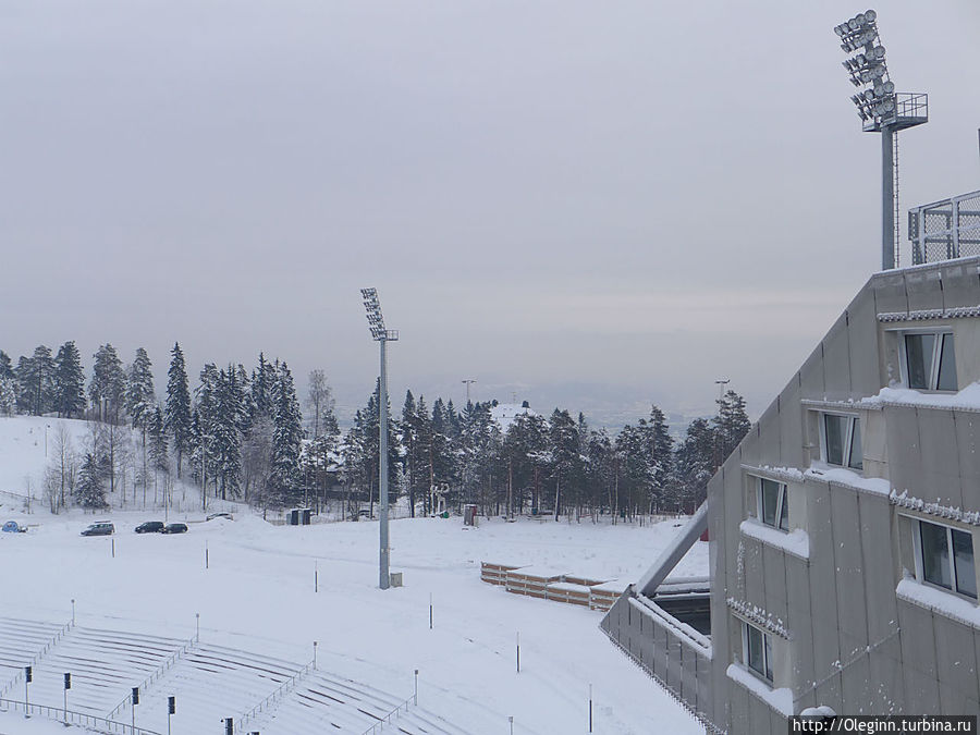 Трамплин Holmenkollen зимой Осло, Норвегия