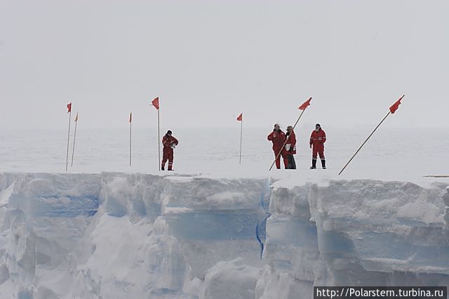 Немецкие полярники в ожидании... Атка Айспорт, Антарктида