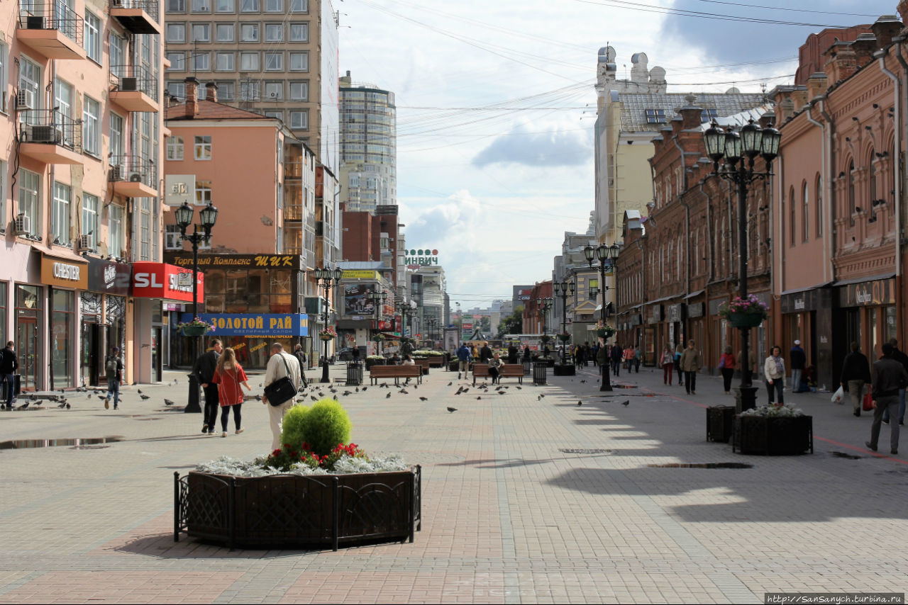 Пешеходная улица. Екатеринбург, Россия