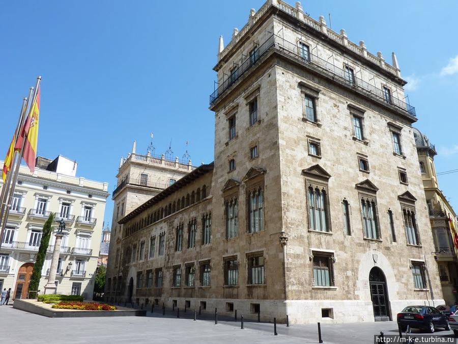 Дворец Женералитет. Фото из инета Валенсия, Испания