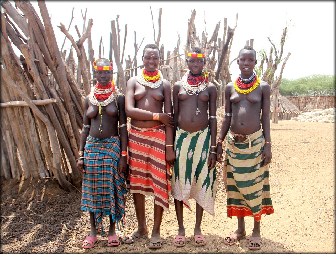 Южная Эфиопия — деревня племени Каро Нижняя долина реки Омо, Эфиопия