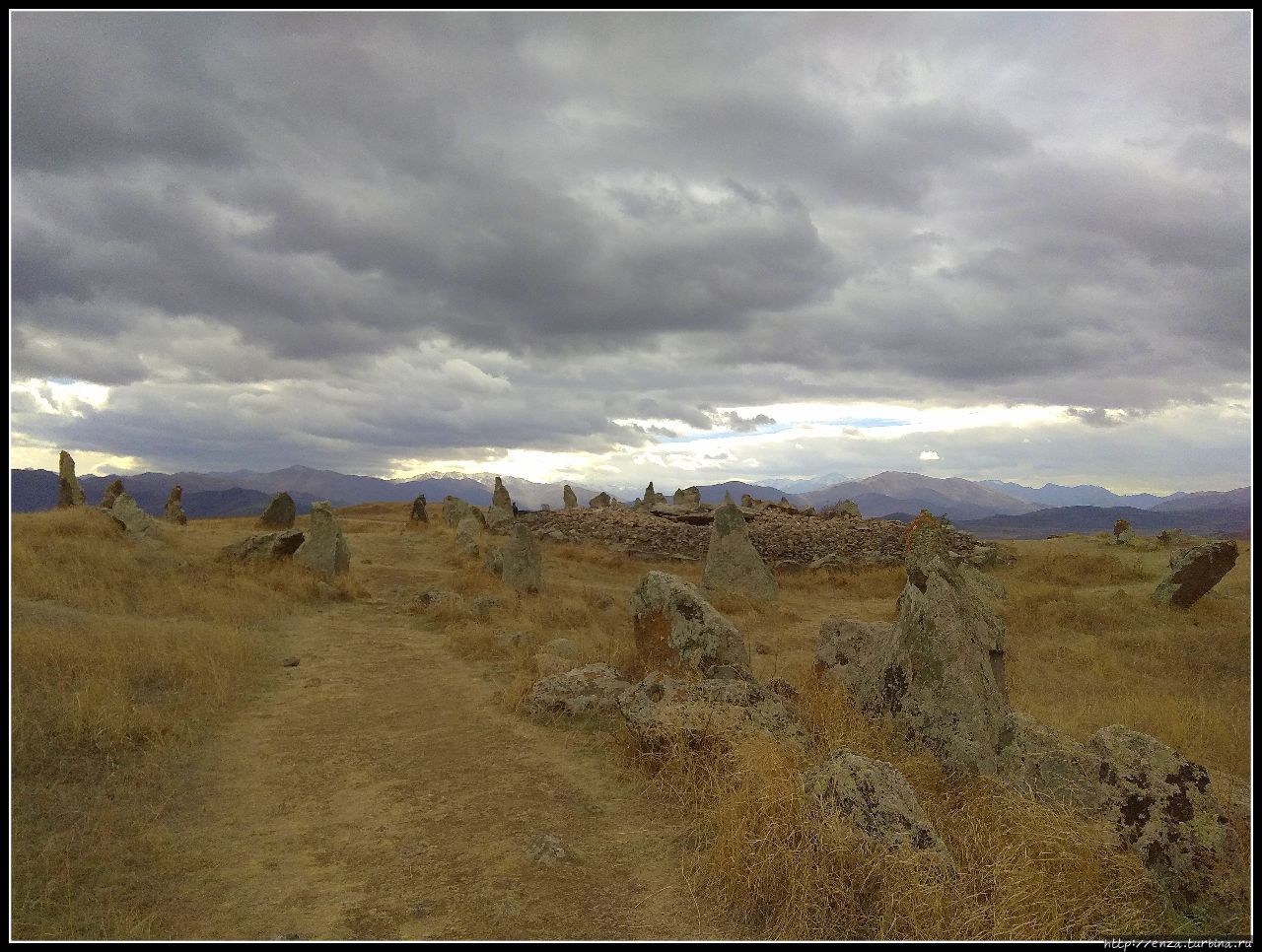 Зорац-Карер. Каменное войско смотрит в небо Зорац-Карер, Армения