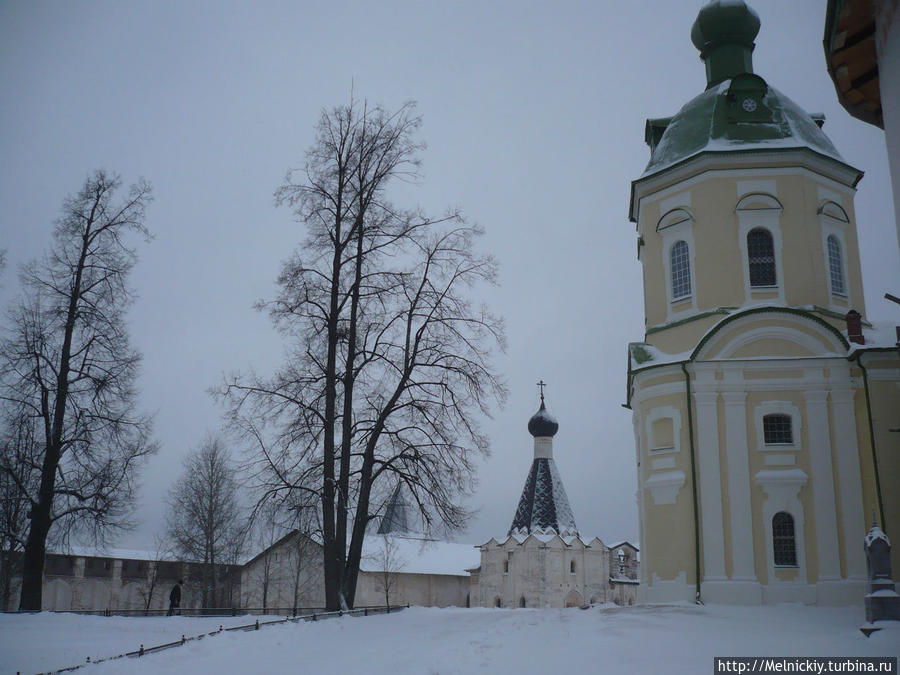 Небольшая прогулка по монастырю Кириллов, Россия