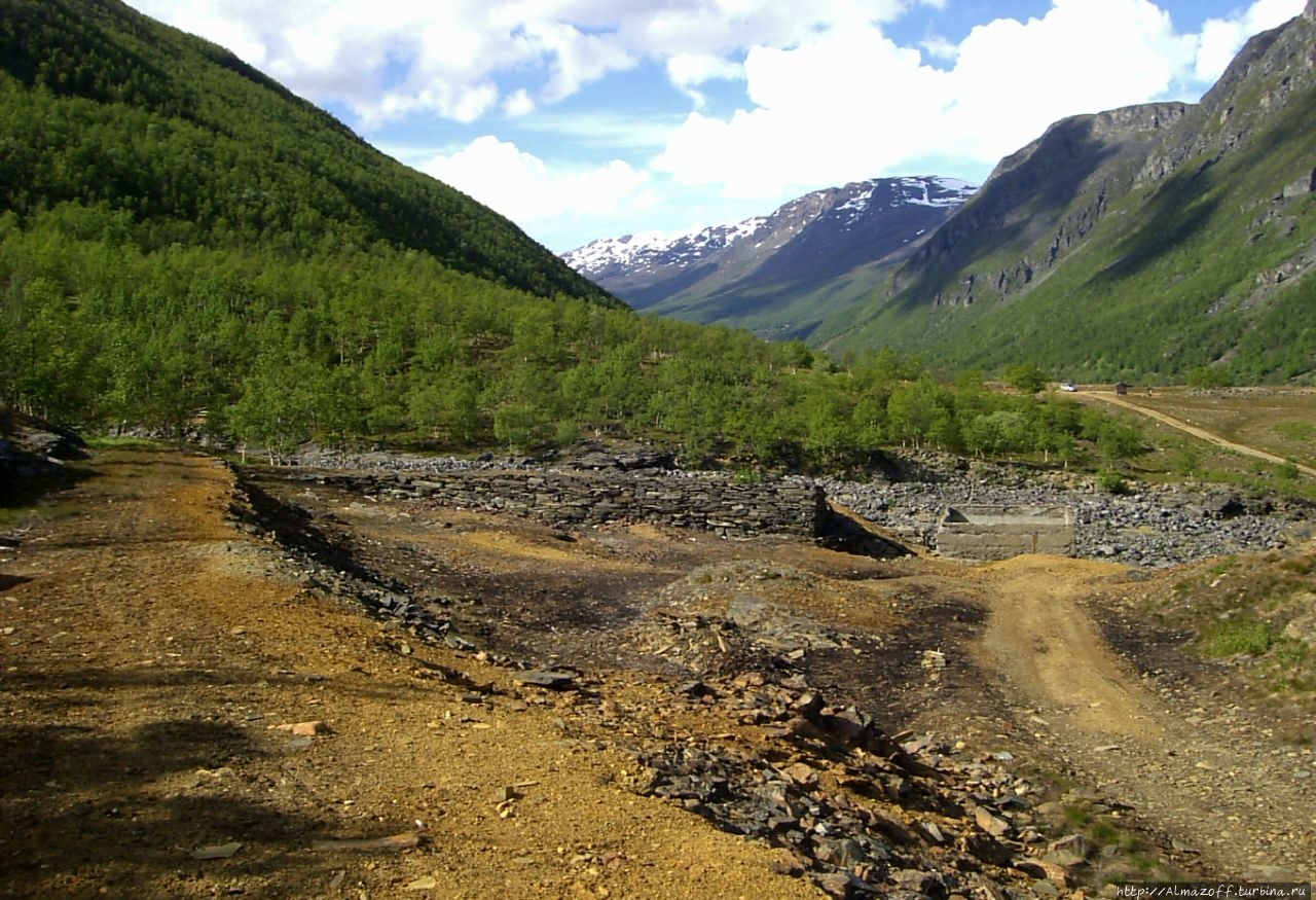 Развалины металлургического завода в Анкерлии, Биртаварре, Северная Норвегия.