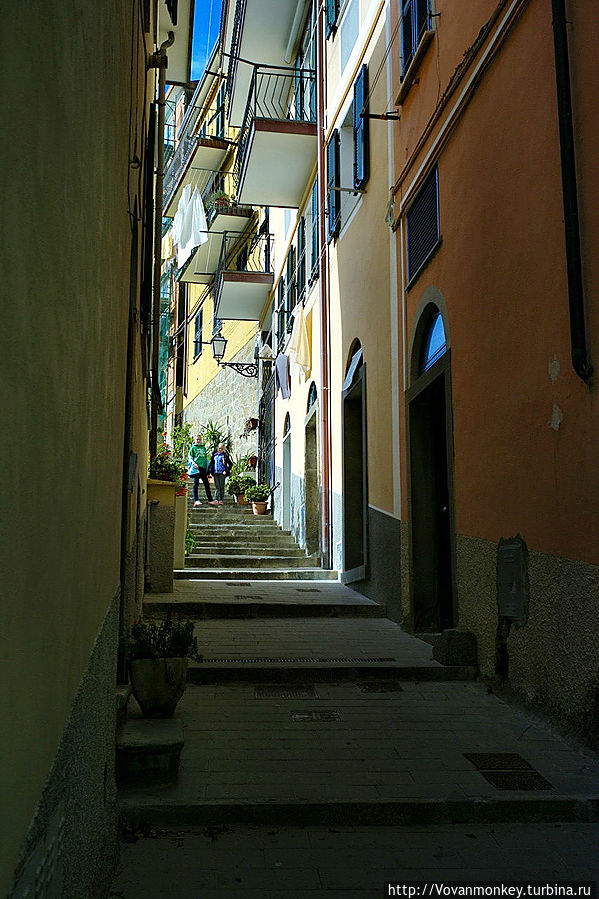 Чинкве Терре 1: Утро в Риомаджоре Риомаджоре, Италия