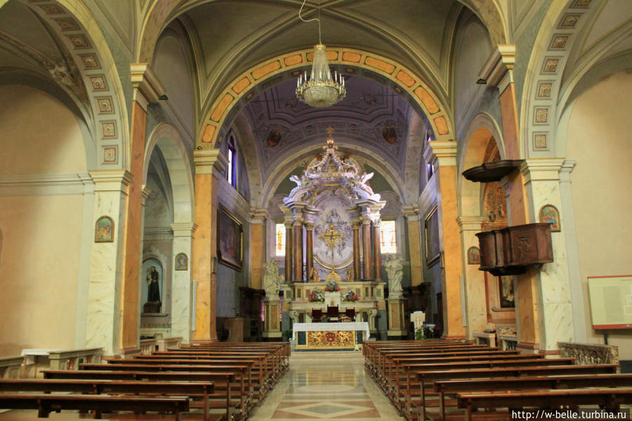 Внутреннее убранство собора. Питильяно, Италия