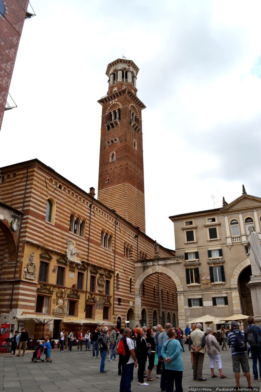 Две площади в самом сердце Вероны Верона, Италия Две площади в самом сердце Вероны Верона, Италия