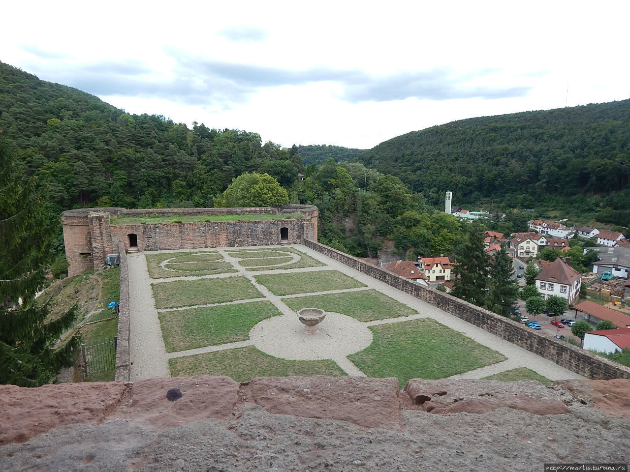 руины замка Харденбург / Ruine Hardenburg Castle