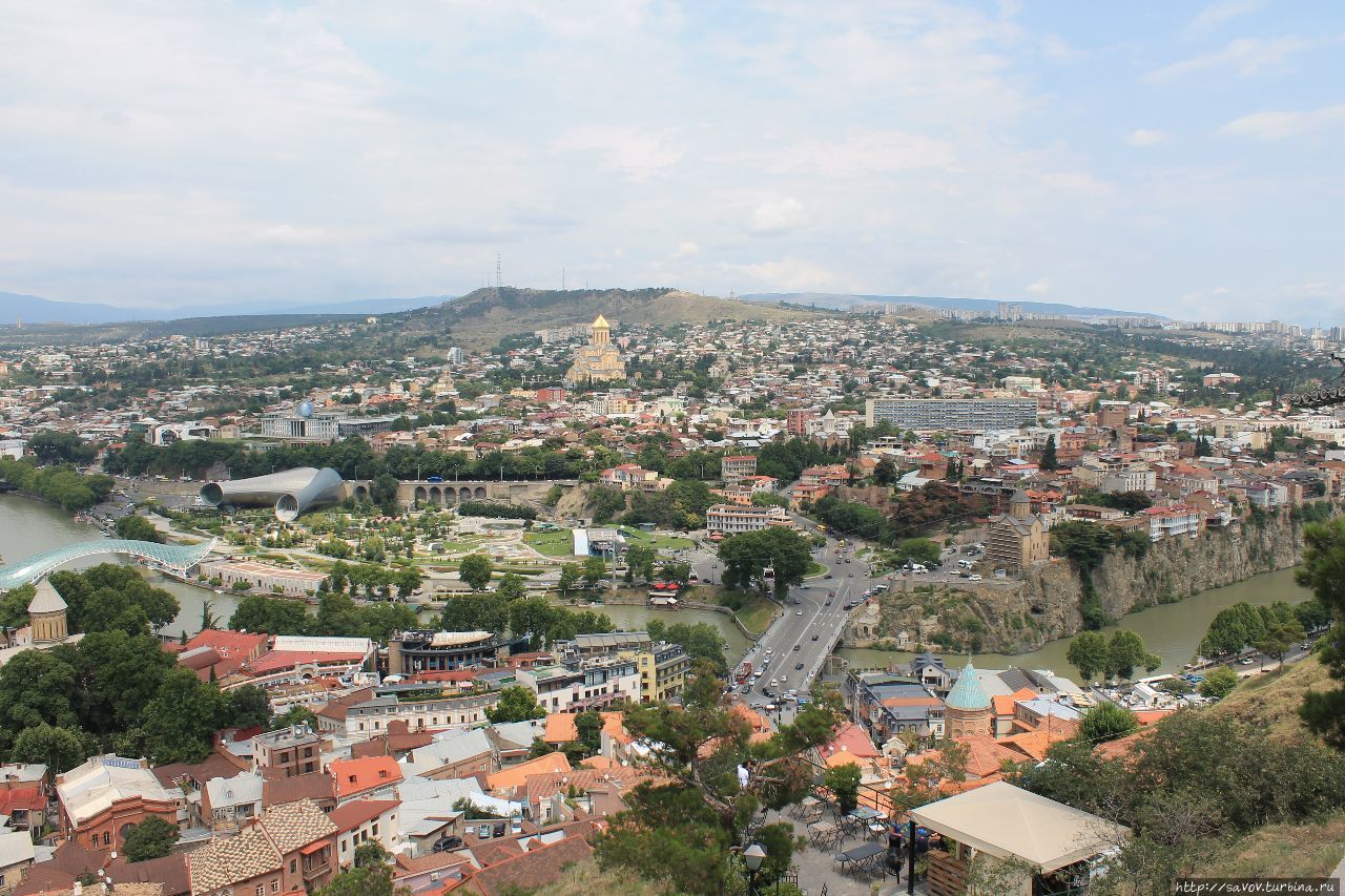 грузия тбилиси зима. проспект руставели тбилиси. зимний тбилиси. проспект руставели тбилиси 2022. тбилиси джорджия.