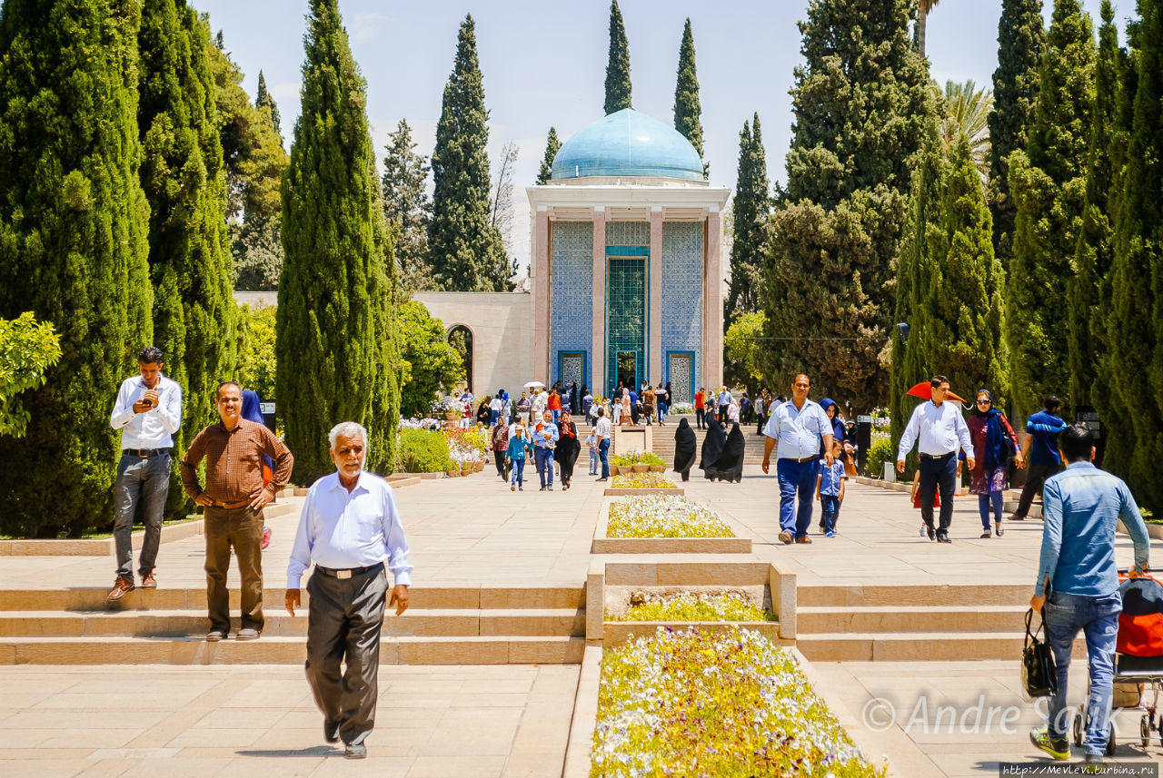 Мавзолей Саади Шираз, Иран