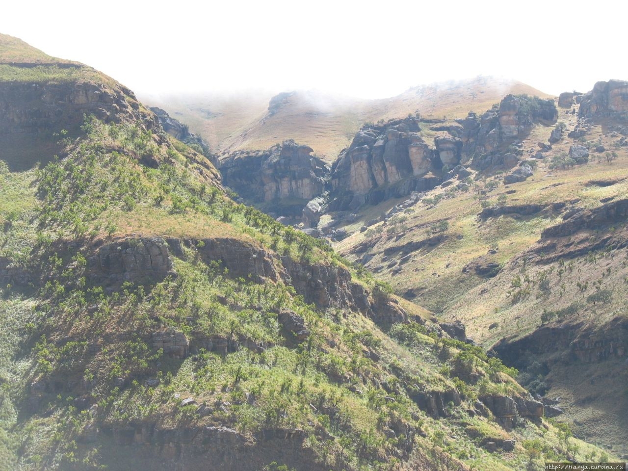 Парк uKhahlamba Drakensberg Park Малоти-Дракенсберг Национальный Парк, ЮАР