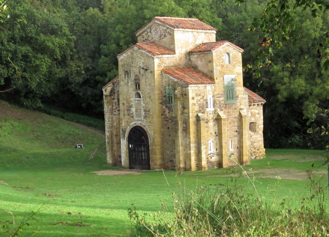 Церковь Сан-Мигель-де-Лильо / Iglesia San Miguel de Lillo