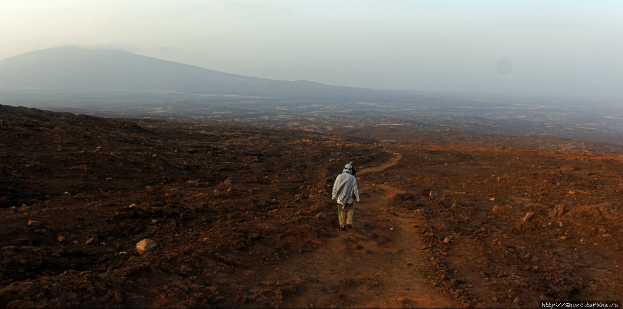 Эрта Але — врата Ада (черный вход) Эрта-Але цепь вулканов (1031м), Эфиопия