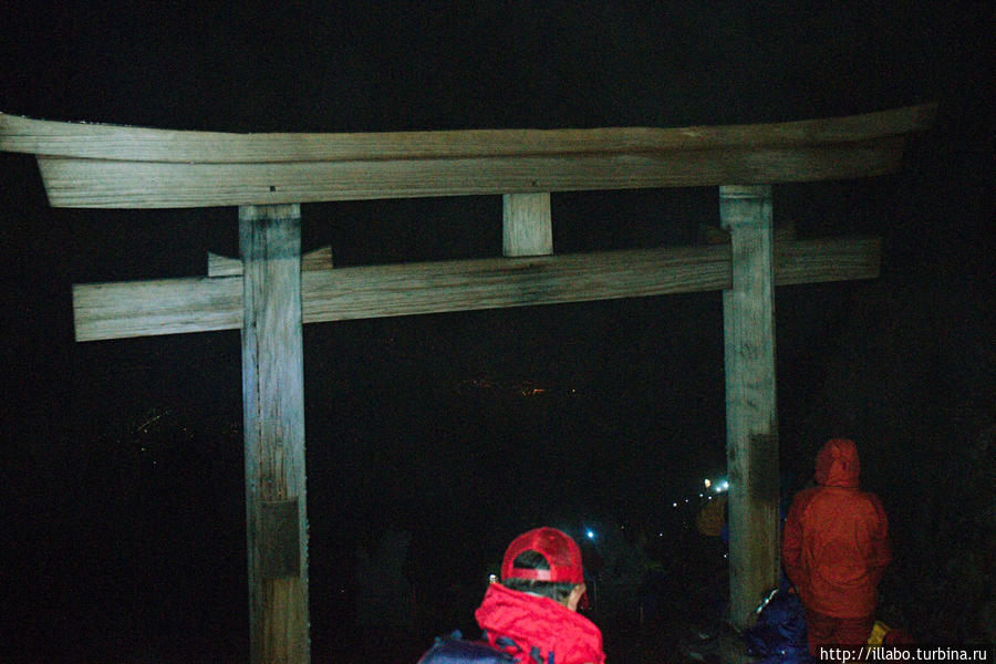 Рассвет на Фудзисан и закрытие сезона восхождений 2011