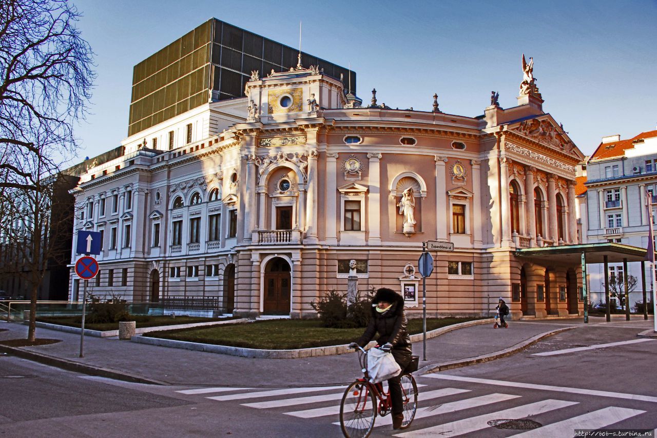 Здание Люблянской Оперы. Любляна, Словения