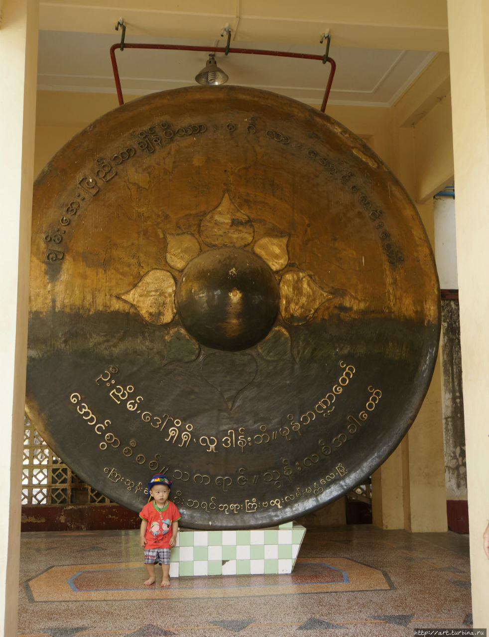 Махамуни. Священная реликвия Мандалая. Мандалай, Мьянма