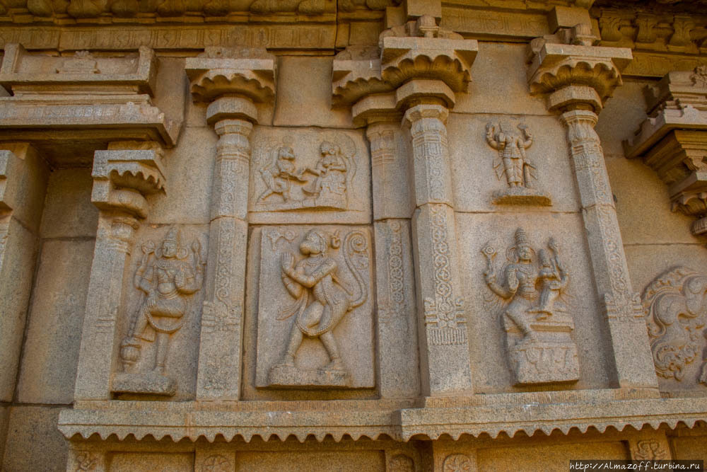 Руины Виджаянагара — бывшей столицы Виджаянагарской империи Хампи, Индия