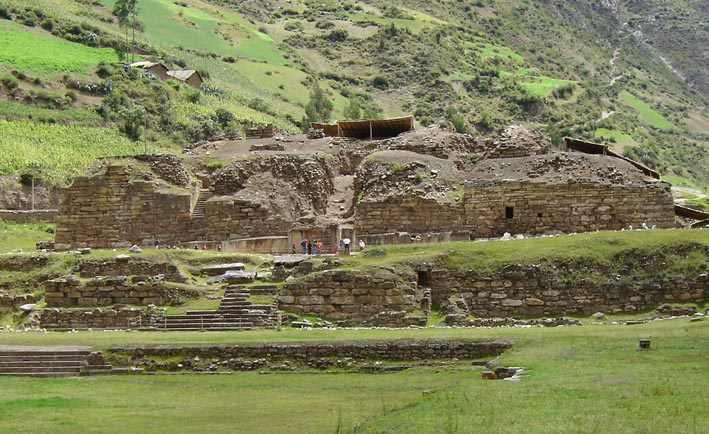 Руины города Чавин-де-Уантар / Sitio Arqueológico Chavín de Huántar