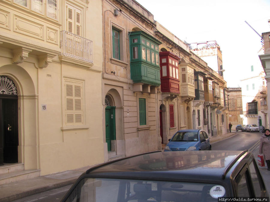 Цветные балкончики — шарм Мальты и Гозо. Мальта