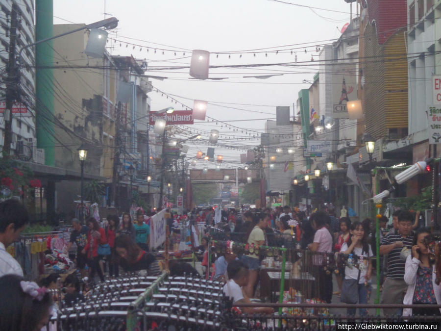 Night Market Убон-Ратчатани, Таиланд