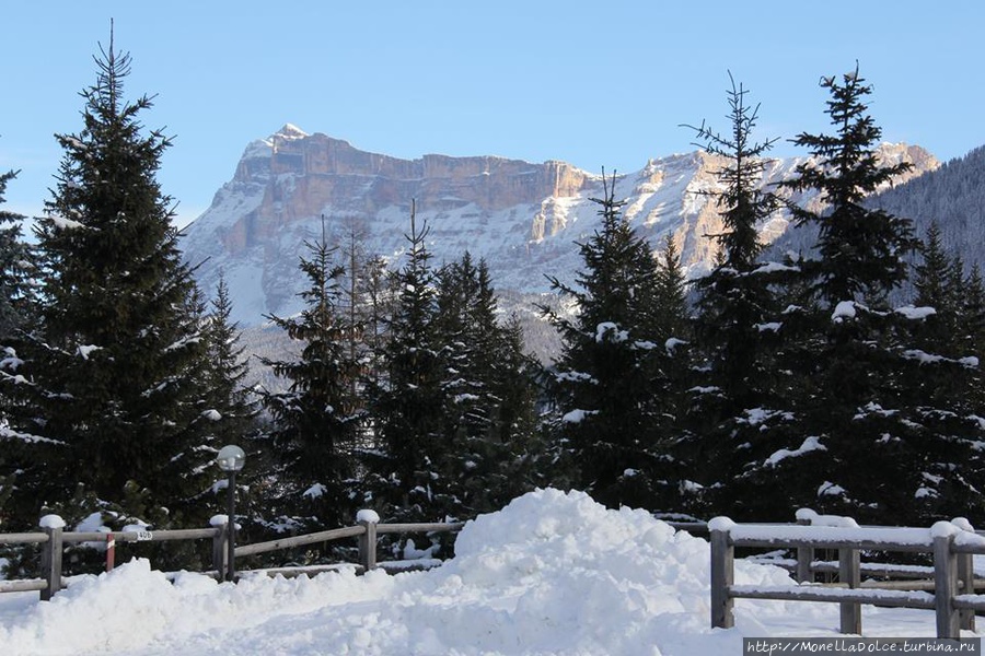 Корвара ин Бадия — Альпы Доломиты — декабрь 2013 Корвара, Италия