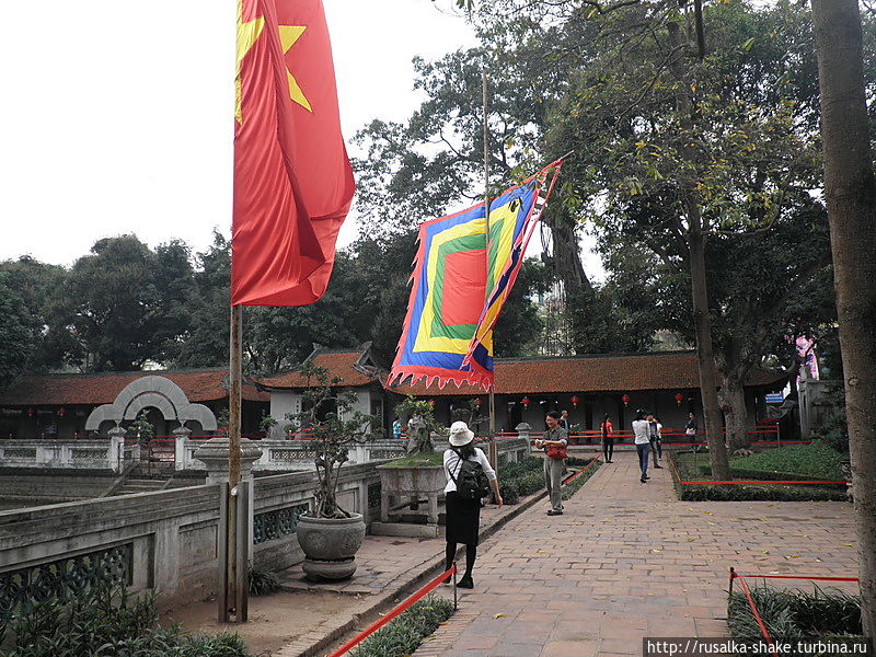 Храм Литературы —  павильон Тьен Куанг Тин Ханой, Вьетнам