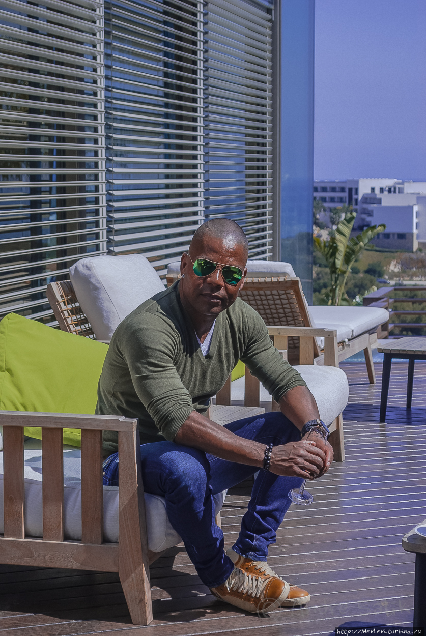 В апреле на средиземном Ситжес, Испания