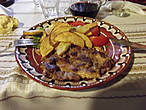 Куриное филе по-болгарски с жаренным картофелем и томатами