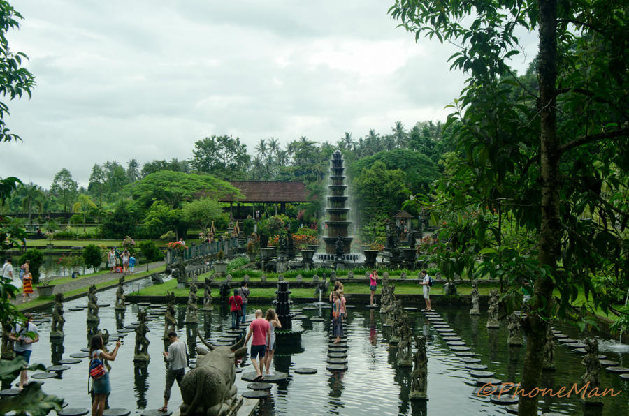 Индонезия. Бали: водный дворец Тиртаганга Тиртаганга, Индонезия