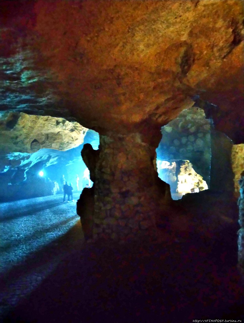 Геркулесовы пещеры. Контур сердца - Африка