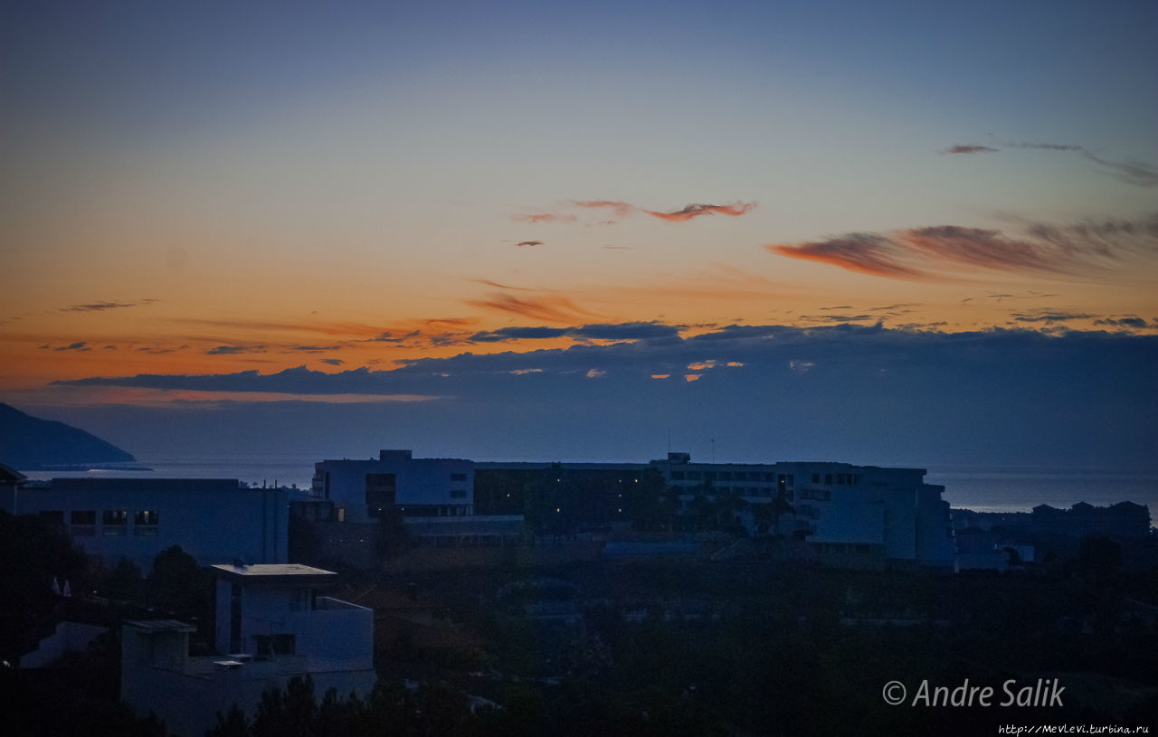 Февральское утро на Средиземном Ситжес, Испания