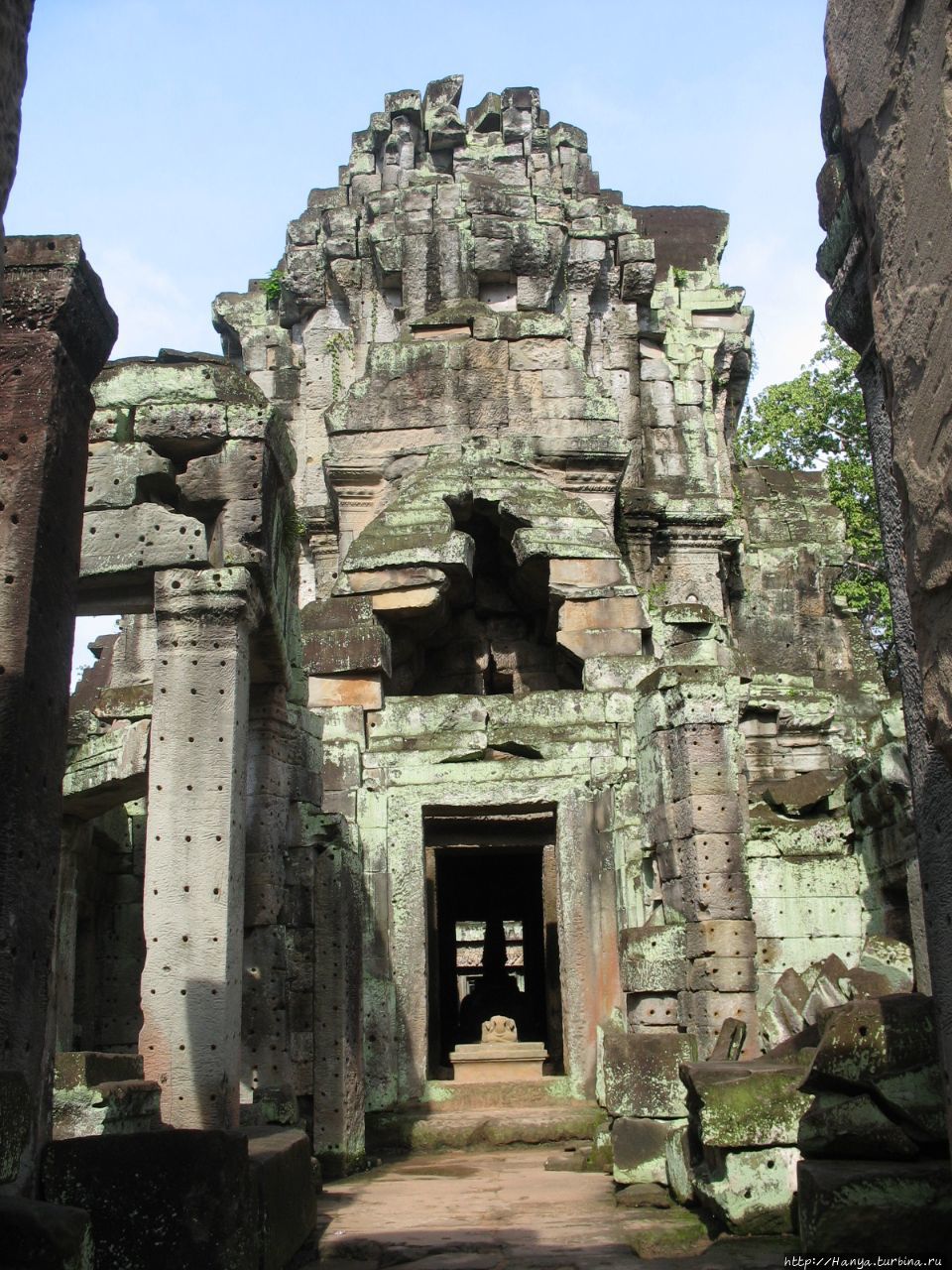 Развалины главного святилища храма Пре-Кхан