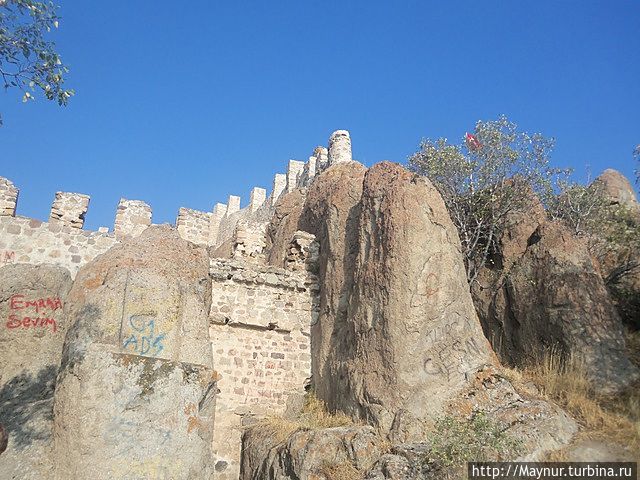 Бывшая черная крепость Афьонкарахисар, Турция