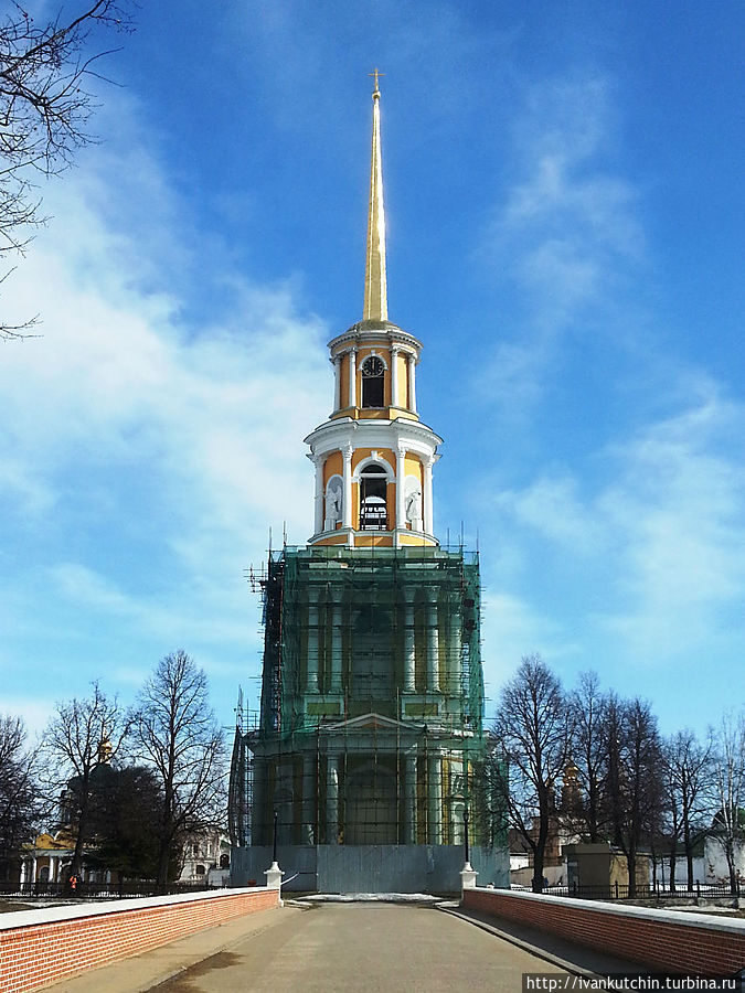 Соборная колокольня, вид с Глебовского моста Рязань, Россия