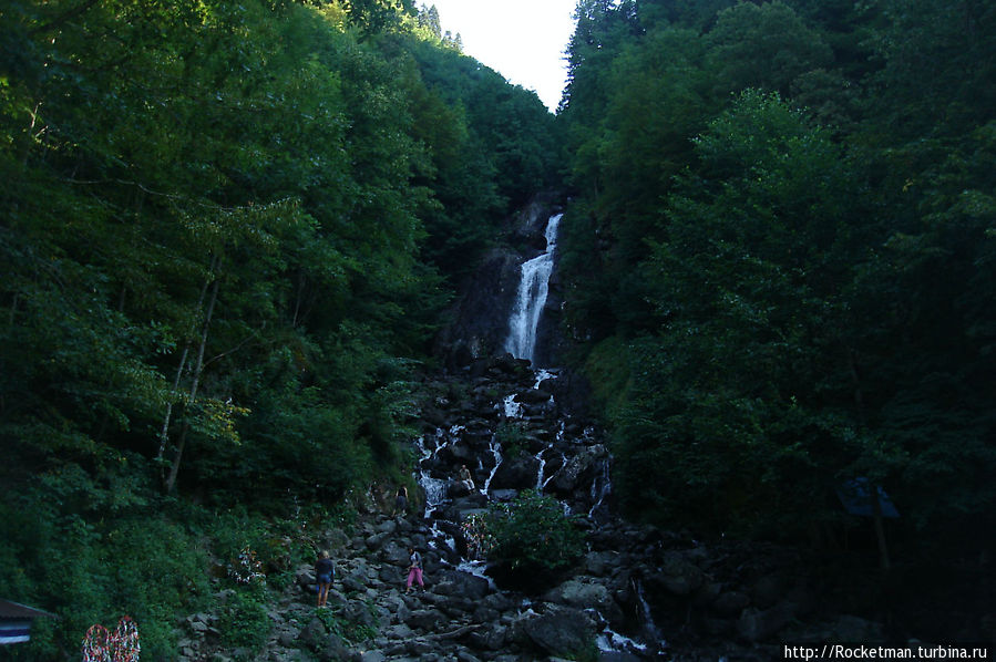водопад имени кого не помню Гагрский район, Абхазия
