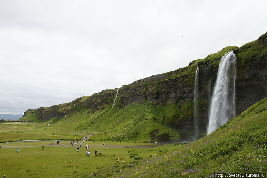 Водопад Сельяландфосс (Seljalandsfoss) — ну очень мокрый Сельяландсфосс, Исландия