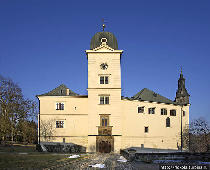 Замок Грубы Рогозец. Турнов, Чехия