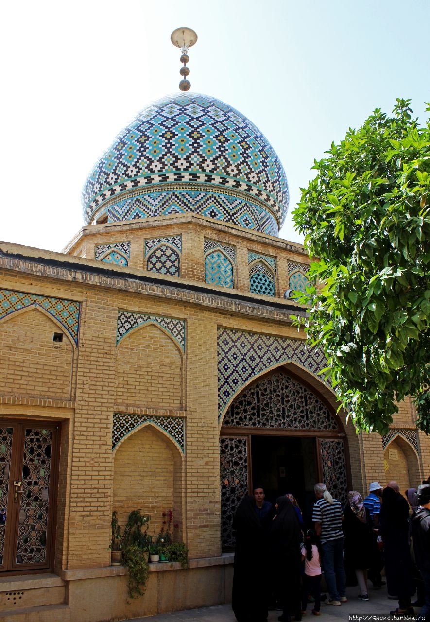 Имамзаде (гробница протомка имама) Занжири Шираз, Иран