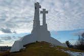 Католический монумент на горе Трех крестов