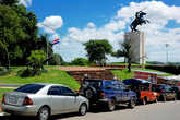 Памятник президенту Лопесу у Национального Конгресса