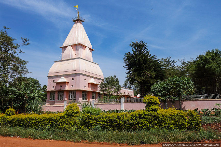 Индуистский храм в Джинже Джинджа, Уганда