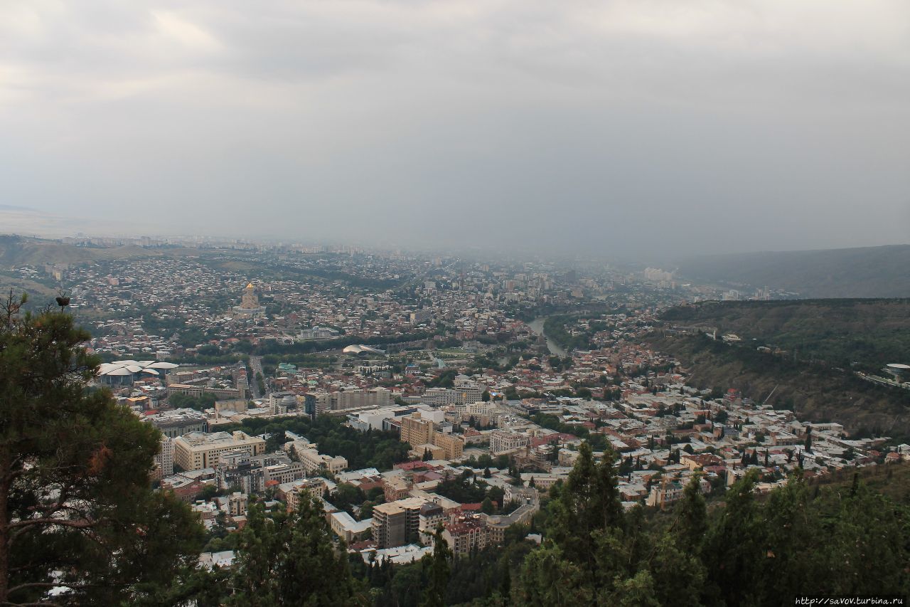 Страна регионов — Грузия. Тбилиси новый и старый. Тбилиси, Грузия